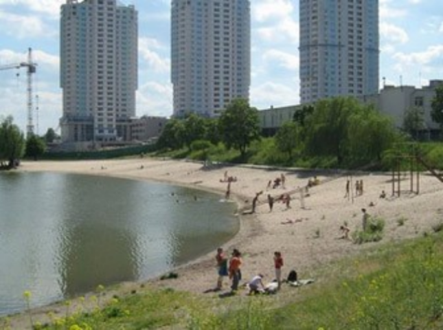 В Киеве запретили купаться на пляжах