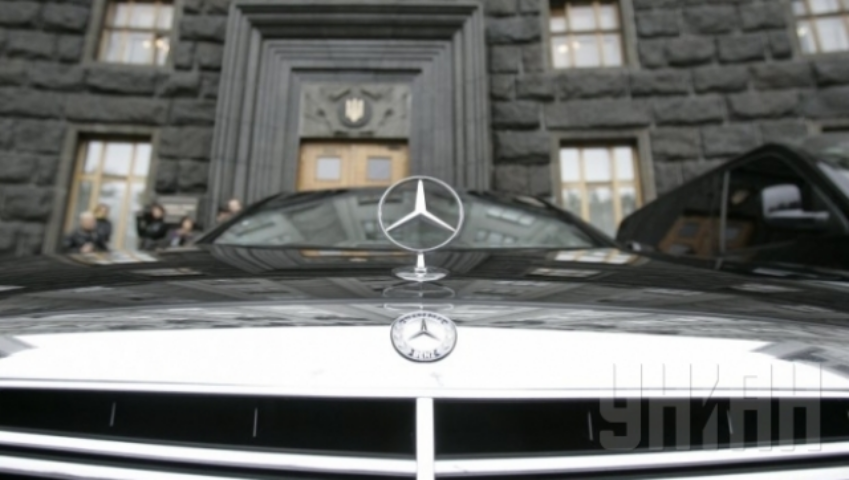 Правительство 4 июля проведет второй аукцион по продаже своих автомобилей