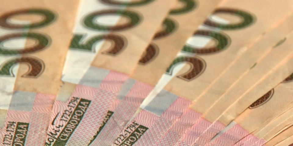 Украинцы постепенно возвращают деньги в банки
