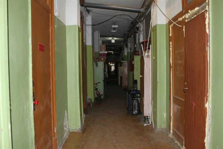 Суд в Севастополе запретил выгонять из общежития многодетную семью