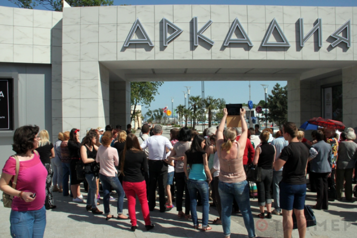 Одесситам показали новую Аркадию. Довольны остались не все. Фото