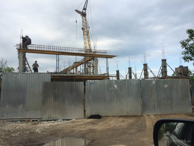 Четырехэтажка в частном секторе: строительная компания обещает компенсировать все неудобства. Фото