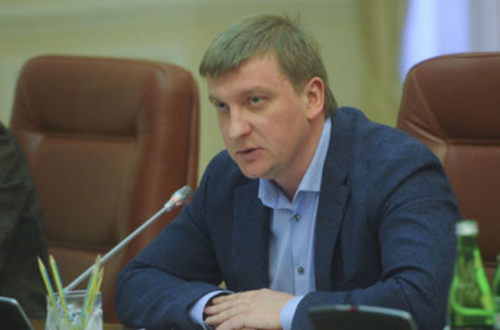 Минюст подсчитал убытки: Аннексия Крыма - 1 трлн грн., побег Януковича - $100 млрд