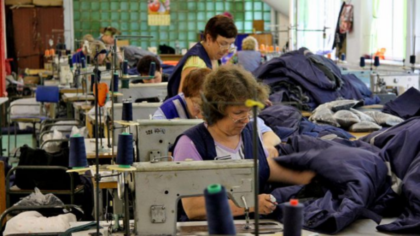 В Украине почти 130 тысяч человек работают в «долг»
