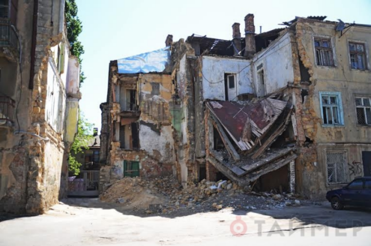 Фотофакт: в «Климовском квартале» сносят дома