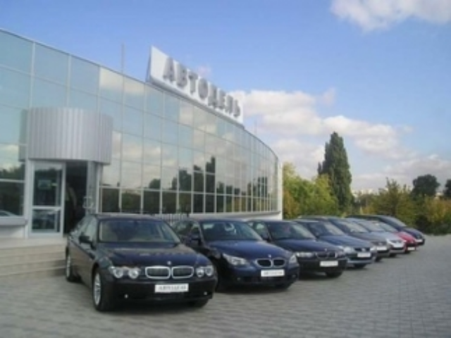 В Украине постепенно стали падать цены на иномарки