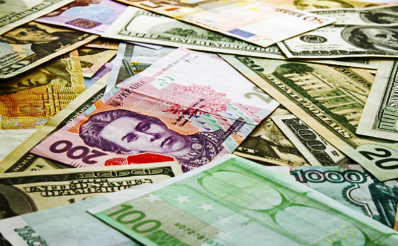 Инфографика: отток депозитов из украинских банков