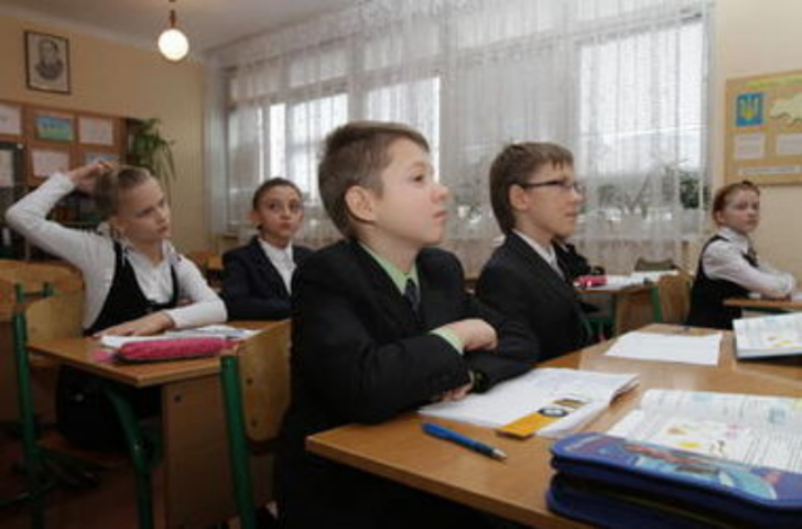 Куда уйдут деньги, сэкономленные на киевских школьниках