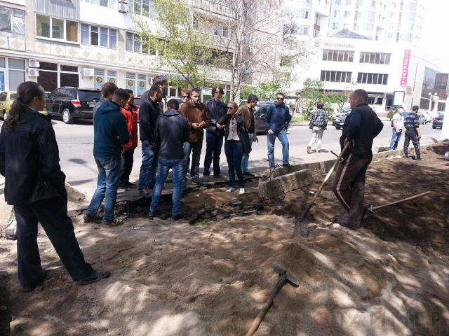 Одесса: строительство стоянки в парке Победы остановлено. Фото