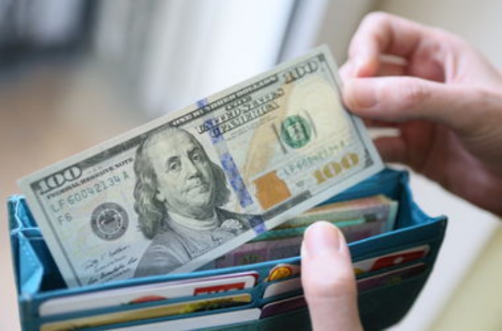 Доллар может подешеветь до 10,5 грн в мае
