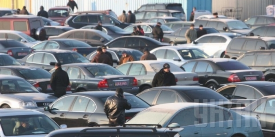 В Украине значительно снизились продажи б/у автомобилей
