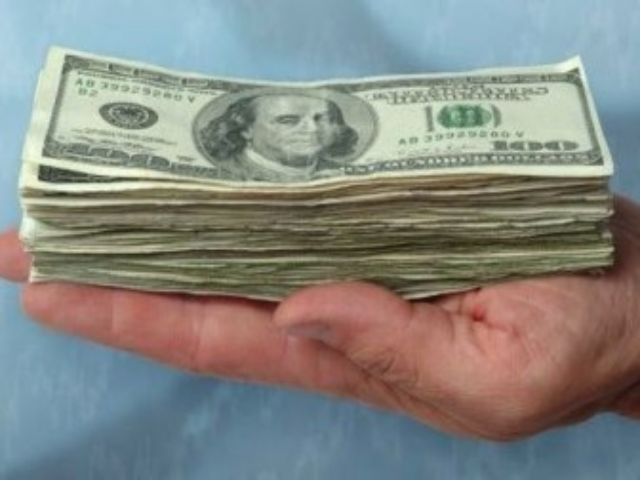 Кредит МВФ почти вдвое дешевле для Украины, чем российский займ