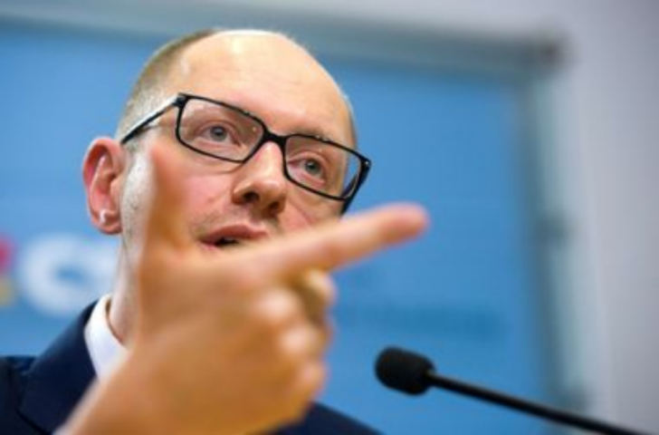 Кто и сколько денег дал Украине 