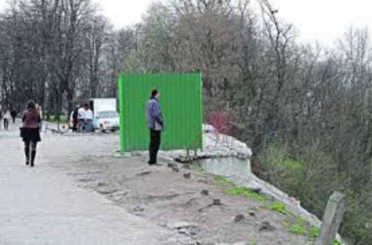 В Киеве массово замораживают стройки