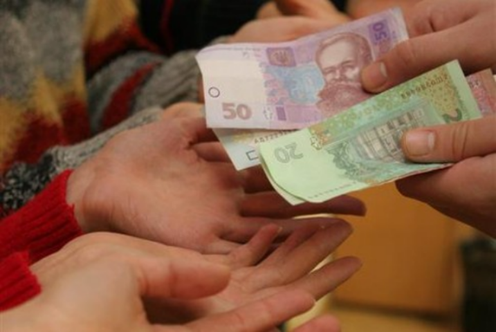 Правительство решило сэкономить 12 миллиардов на социальных выплатах