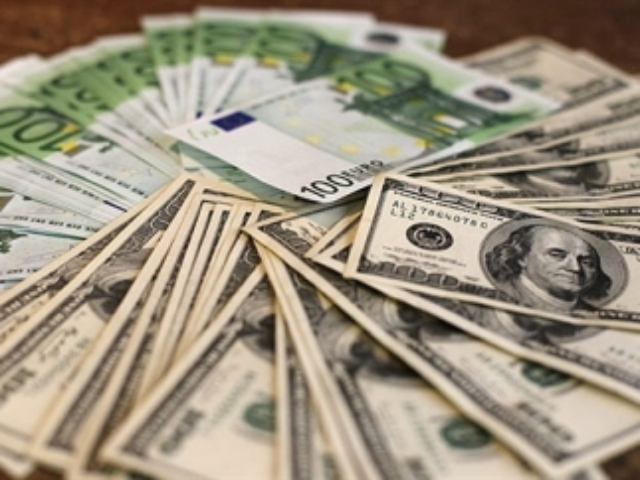 Курс доллара опять перешел отметку в 10 гривен 