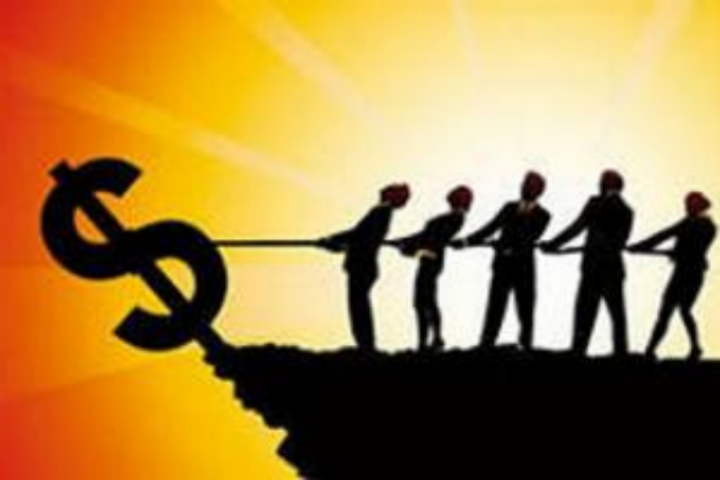 Економіка над прірвою. Куди тепер податися Україні?