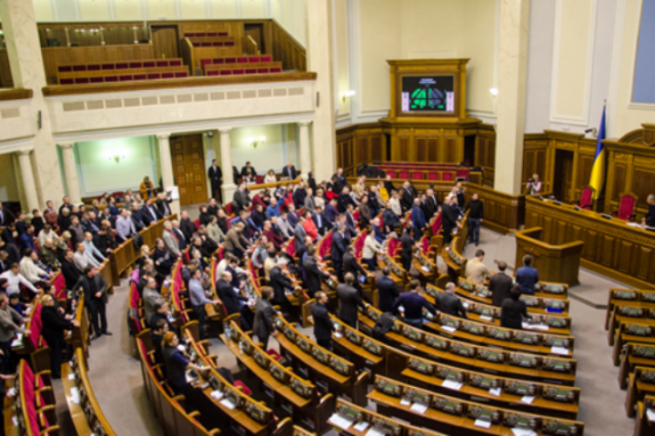Рада частково обмежила повноваження Януковича