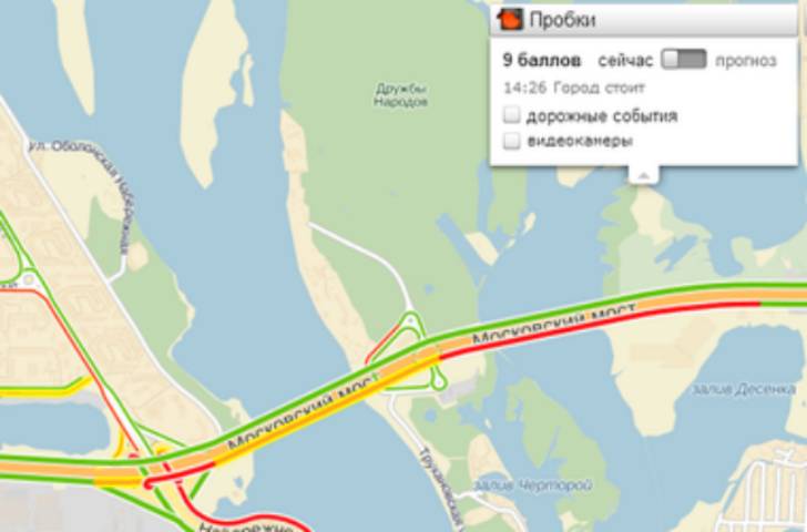 Киевляне массово уезжают с правого берега, город застыл в пробках