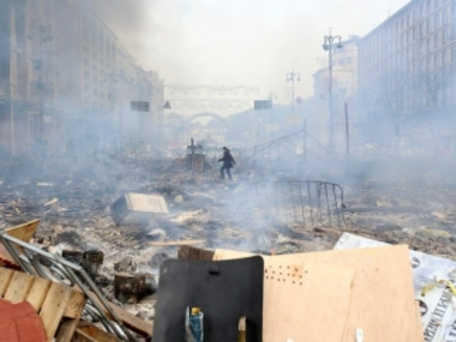 Десятки бойцов ВВ сдались в плен активистам Майдана