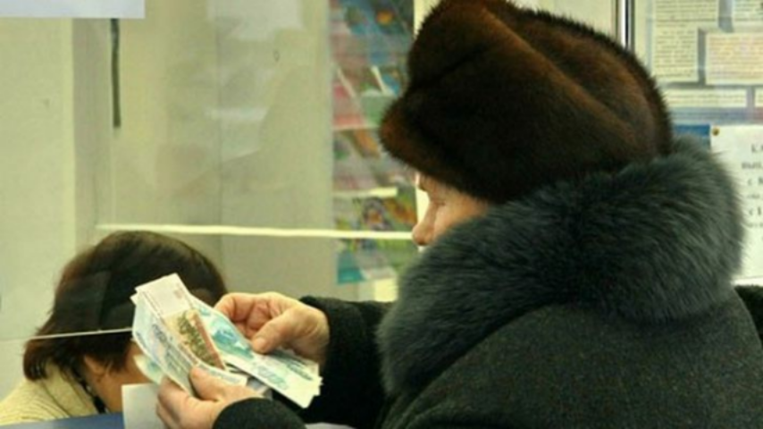 Бюджетники в регионах: кто останется без зарплаты