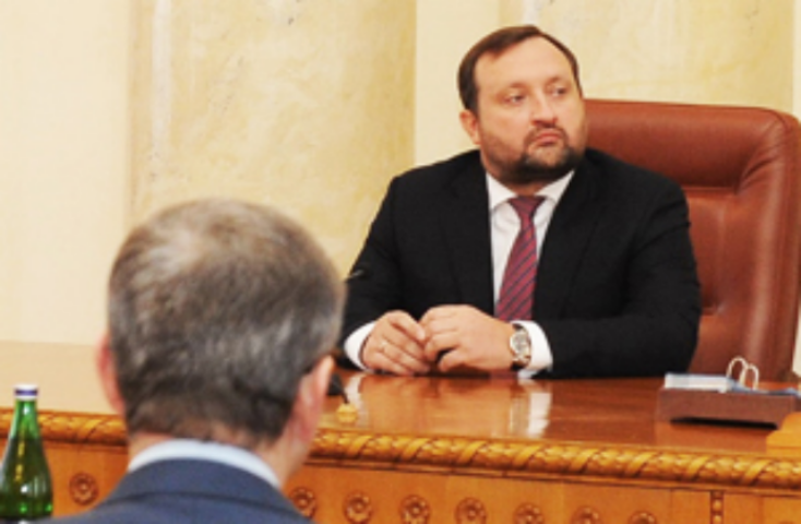 Нацбанк ввел чрезвычайное положение