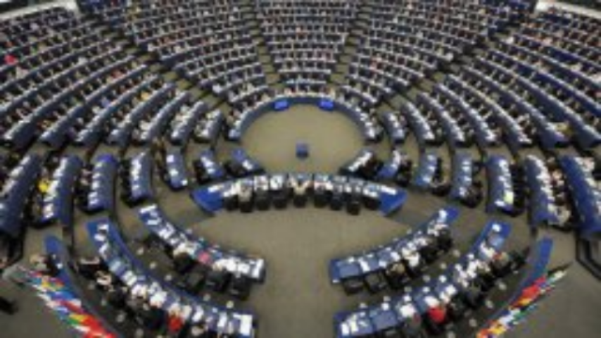 Европарламент принял резолюцию по Украине: санкции против чиновников и отмена виз для украинцев