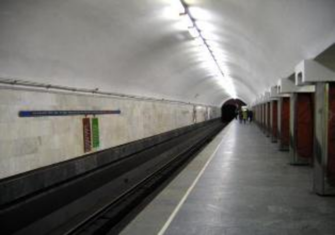 Сегодня эскалатор на станции метро "Дворец Украина" закроют на ремонт
