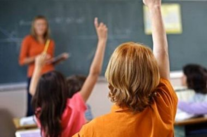 Родители боятся отправлять детей в школы в центре Киева