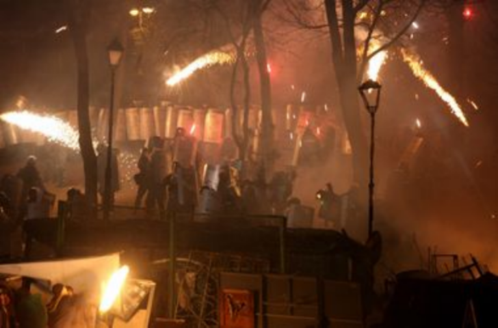 Вступил в силу приказ, разрешающий "Беркуту" стрелять в протестующих