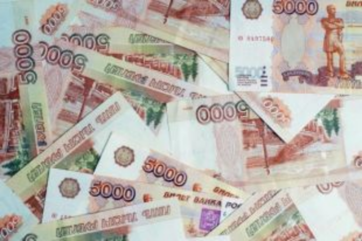 Российскую валюту в Украине приравняют к доллару и евро