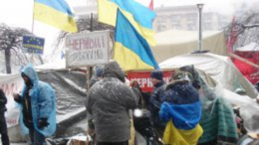 Майдан уже неделю вне закона — решение суда