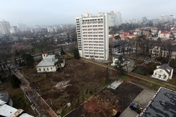 Санаторий «Магнолия»: деревья вырубили, теперь сносят дома. Фото