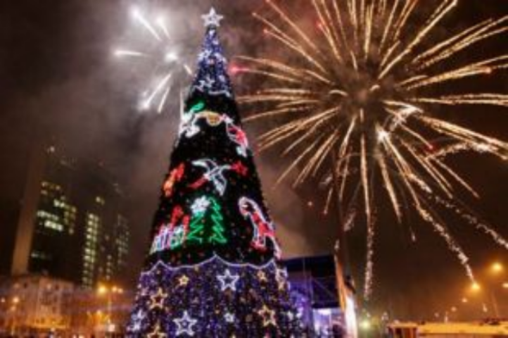 Главные елки Украины: чья выше и наряднее