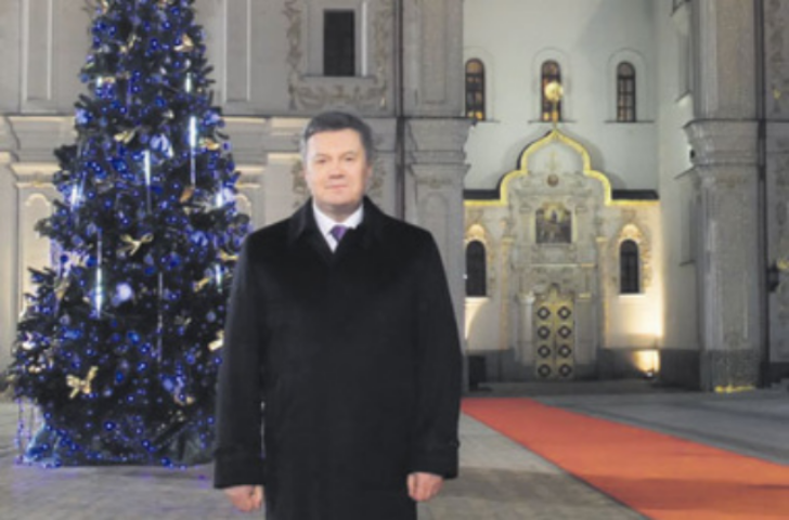 Как Янукович поздравляет Украину с Новым годом: что за кадром