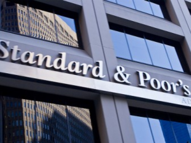 S&P улучшило прогноз рейтинга Украины до "стабильного"