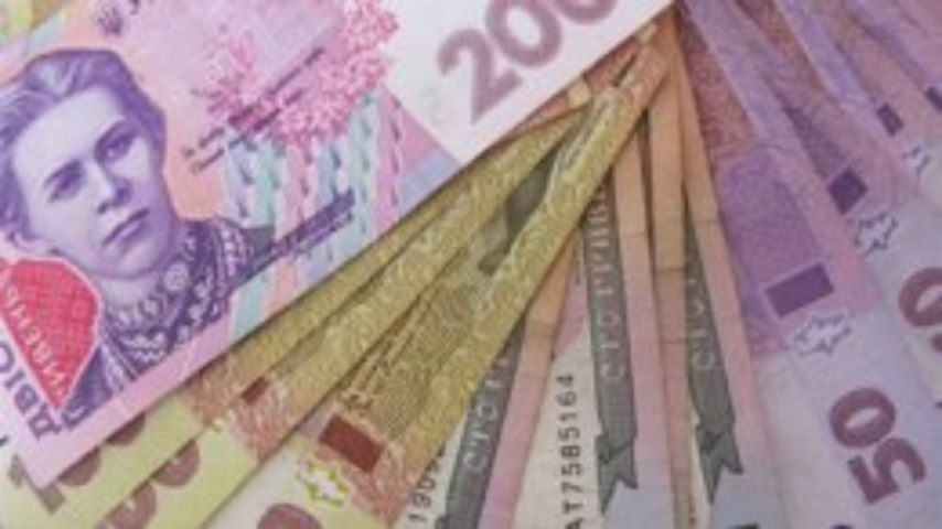 Бюджетникам недоплатили уже 1 млрд гривень зарплат
