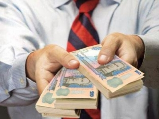 Банки начали выбивать у украинцев 5-летние долги