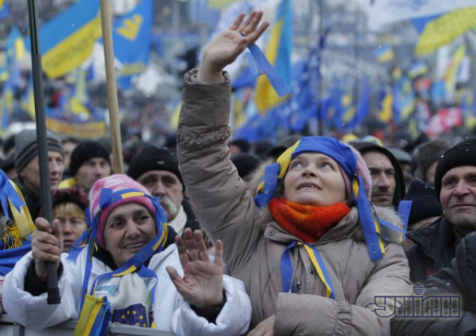 Топ-10 скандалов года: срыв евроассоциации, порубанные Ургантом украинцы и "быдлячие школы"