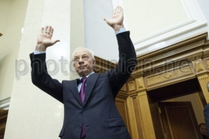 Азаров сказал, что не устраивает власть в ассоциации с ЕС