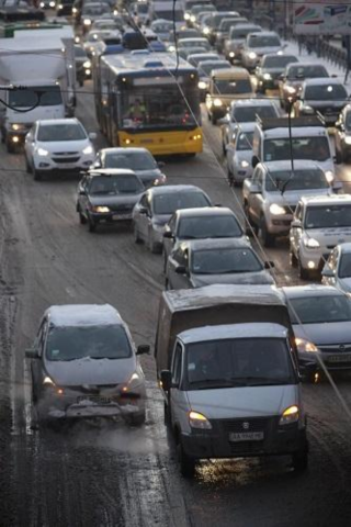 Автоколлапс на дорогах: столица превратилась в каток