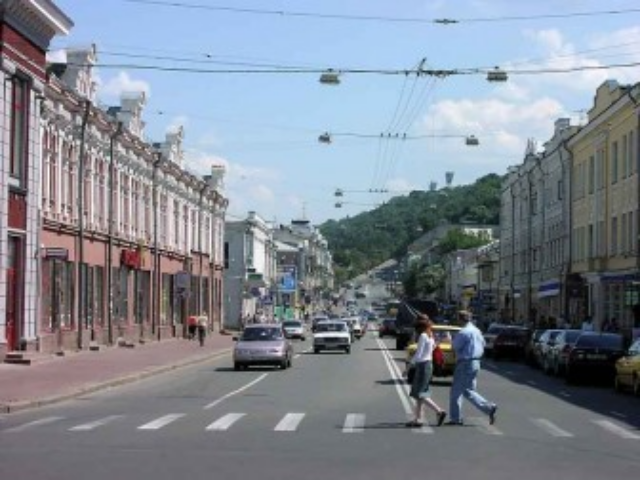 Улица Сагайдачного на Подоле должна стать пешеходной