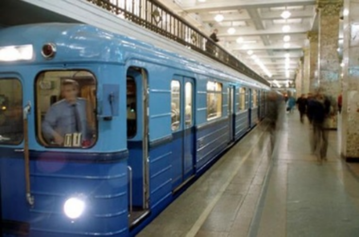 В Киеве открыли станции метро "Крещатик" и "Майдан Незалежности"