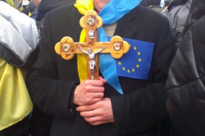 Евромайдан: иудеи молят о чуде, а христиане «лечат раны» молитвой