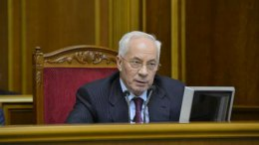 Азаров пугает Западную Украину невыплатой госпомощи из-за Евромайдана