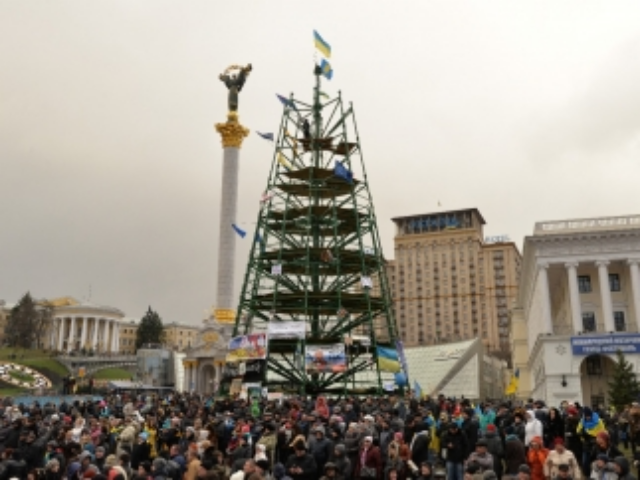 В Киеве отменили новогоднюю елку