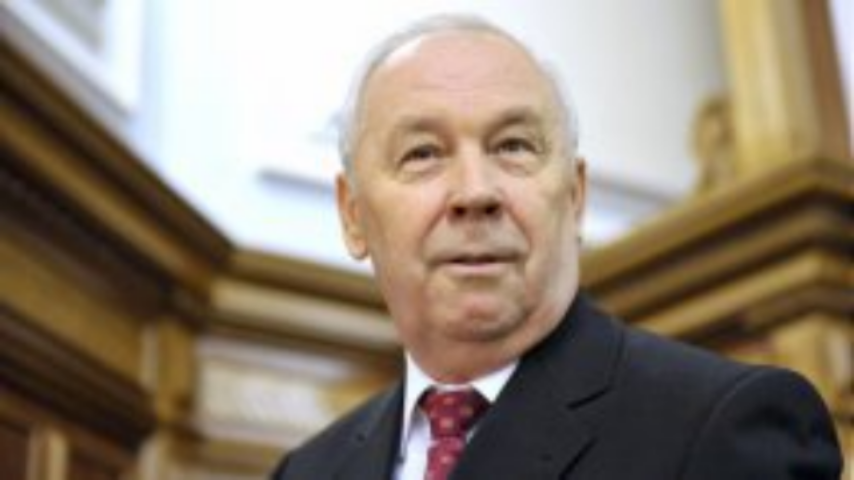 Чтобы успокоить Майдан, Рада может пожертвовать Кабмином