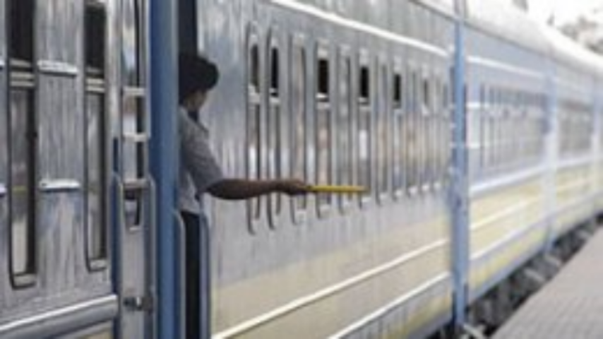 "Укрзализныця" ввела электронные билеты еще на десять ночных поездов