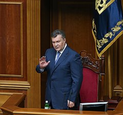 Говорит и подсказывает