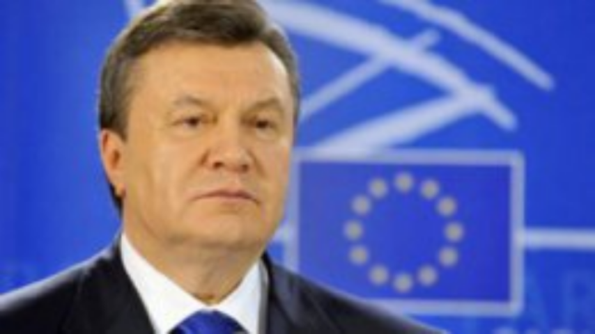 Янукович пообещал рассказать по телевидению, куда он поведет украинцев